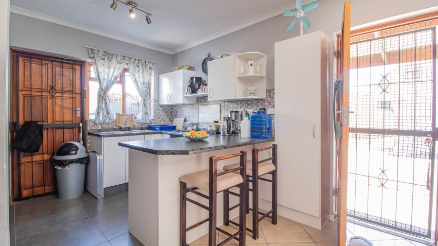 2 Bedroom Property for Sale in Admirals Park Western Cape